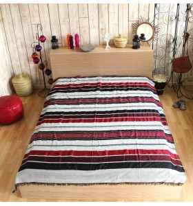 Cobertor de Sabra negro y rojo de 2x3 m